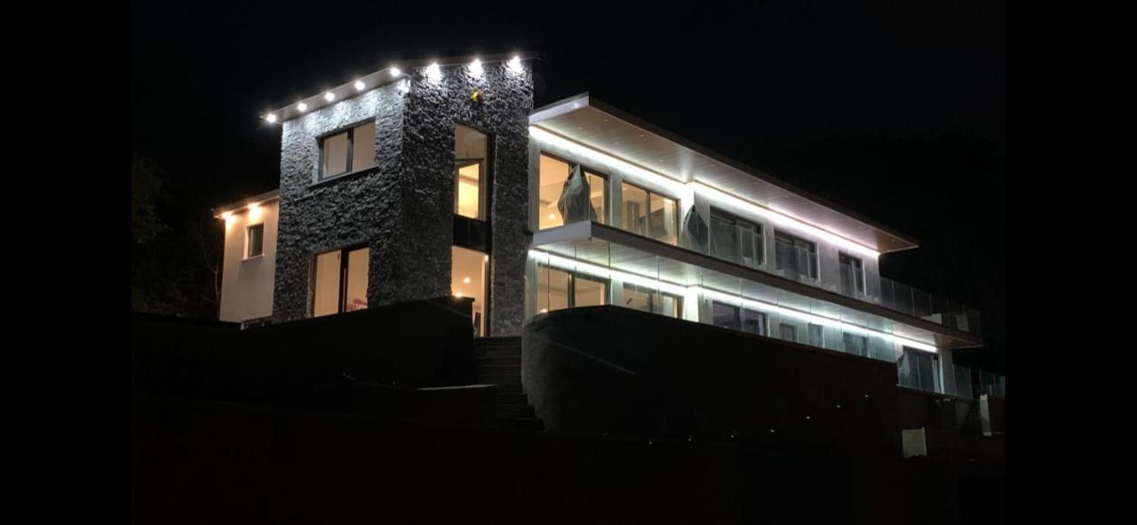 Отель The Wylies Dunmurry Экстерьер фото